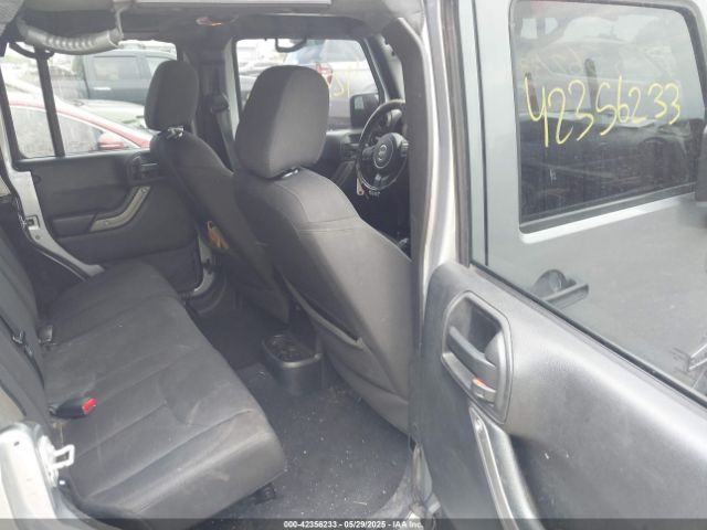 1C4BJWDG4GL129299 Jeep Wrangler Unlimited Sport