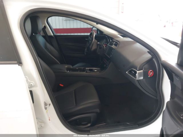 2018 JAGUAR XE SAJAD4FX2JCP23080 Photo 4