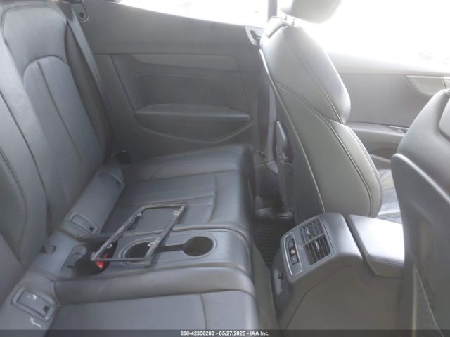 WAUYNGF53JN000298 Audi A5 2.0t Premium