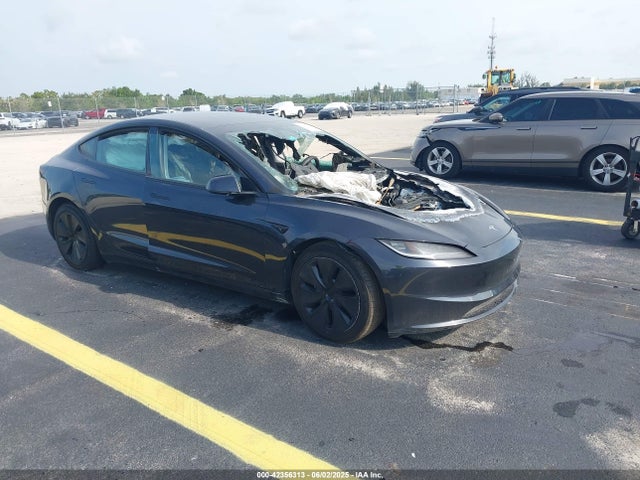2024 TESLA MODEL 3 5YJ3E1EA0RF748073 Photo 0