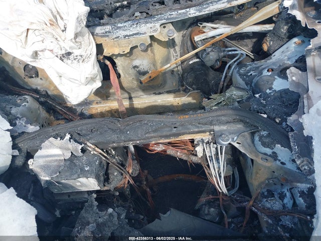 2024 TESLA MODEL 3 5YJ3E1EA0RF748073 Photo 9