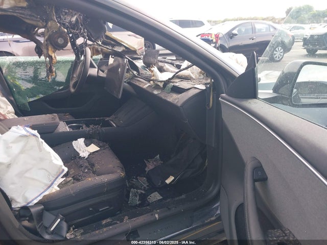 2024 TESLA MODEL 3 5YJ3E1EA0RF748073 Photo 4