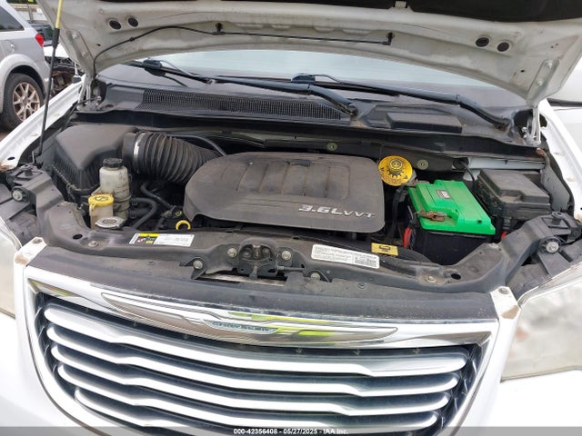 2C4RC1BG4ER217613 Chrysler Town & Country Touring