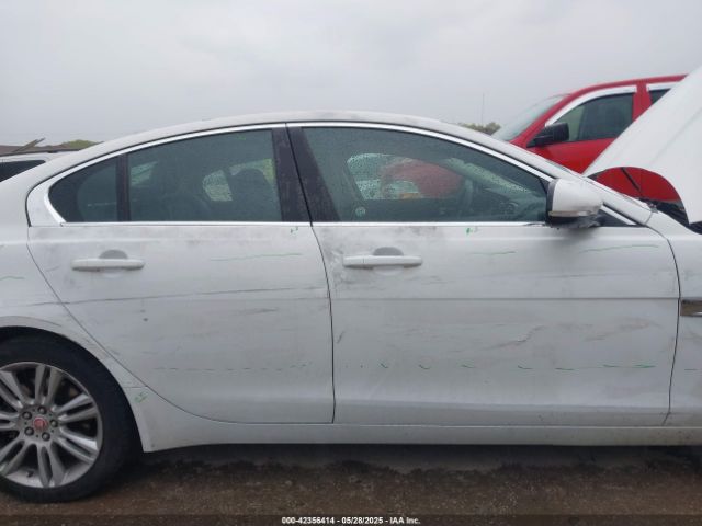 2019 JAGUAR XE SAJAR4FX5KCP52589 Photo 5
