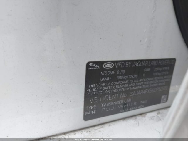 2019 JAGUAR XE SAJAR4FX5KCP52589 Photo 8