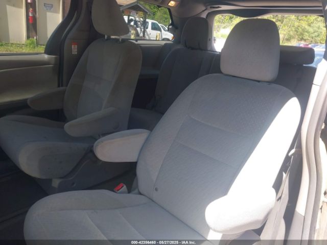 5TDJK3DC0FS125574 Toyota Sienna Le 7 Passenger