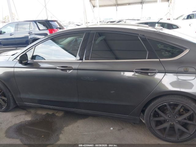 3FA6P0HDXHR242034 Ford FUSION SE