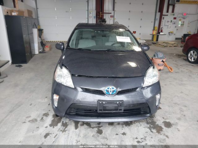 JTDKN3DU0E1742795 Toyota Prius Two