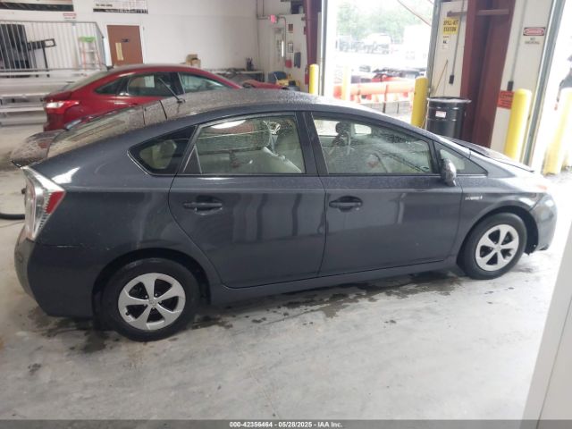 JTDKN3DU0E1742795 Toyota Prius Two
