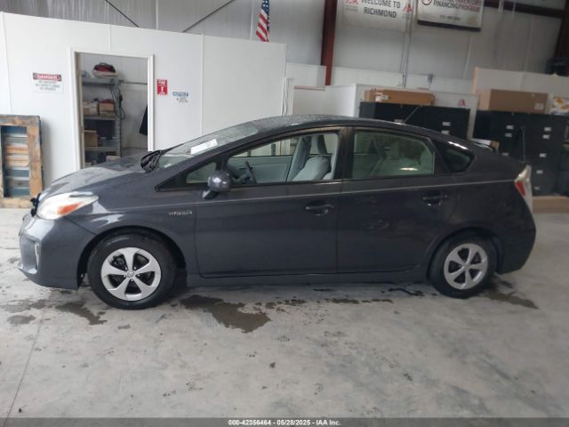 JTDKN3DU0E1742795 Toyota Prius Two