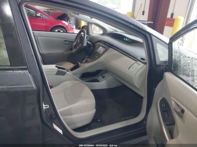 JTDKN3DU0E1742795 Toyota Prius Two