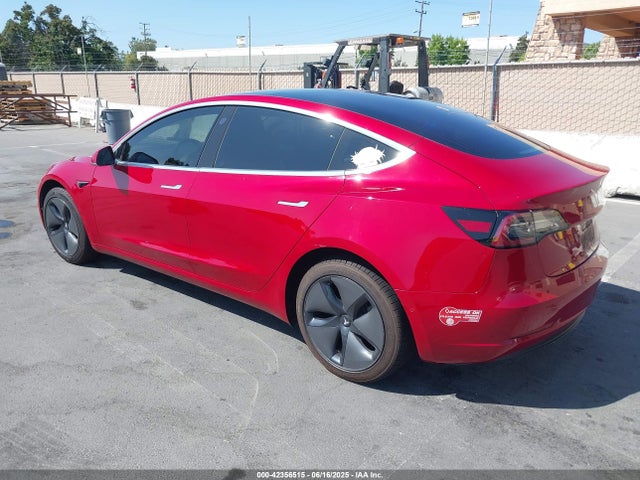 2018 TESLA MODEL 3 5YJ3E1EA5JF039997 Photo 2