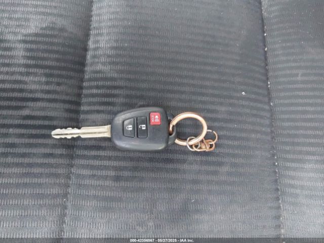 2T3ZFREV2FW167155 Toyota RAV4 LE
