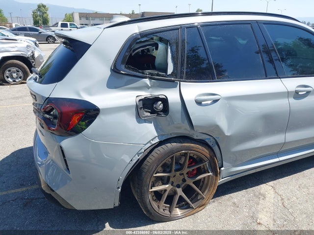 BMW 2023 2023 5YM13EC01P9T06240 Image 17