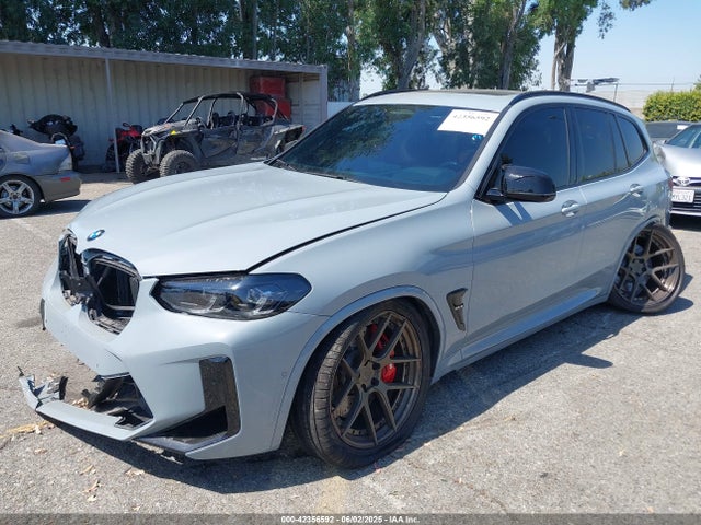 BMW 2023 2023 5YM13EC01P9T06240 Image 2