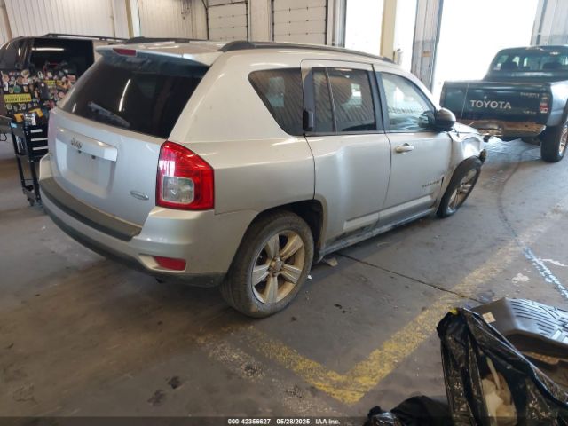 2011 JEEP COMPASS 1J4NF1FBXBD210713 Photo 3