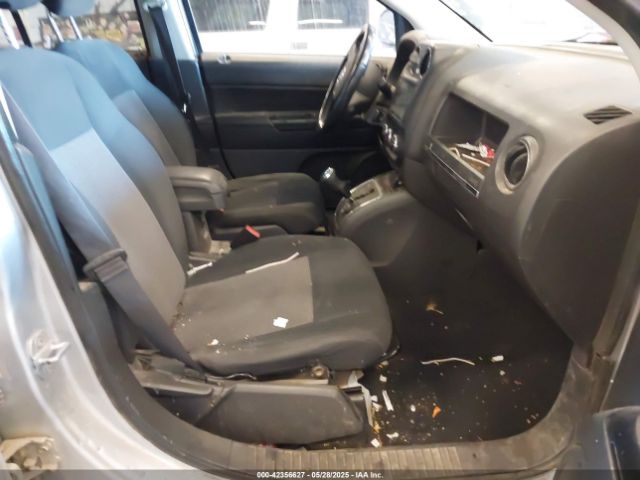 2011 JEEP COMPASS 1J4NF1FBXBD210713 Photo 4