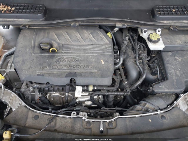 1FMCU0GDXHUC18120 Ford ESCAPE SE
