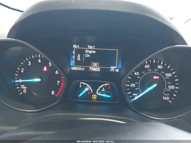 1FMCU0GDXHUC18120 Ford ESCAPE SE