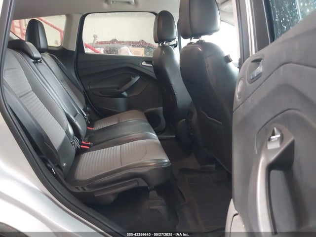1FMCU0GDXHUC18120 Ford ESCAPE SE