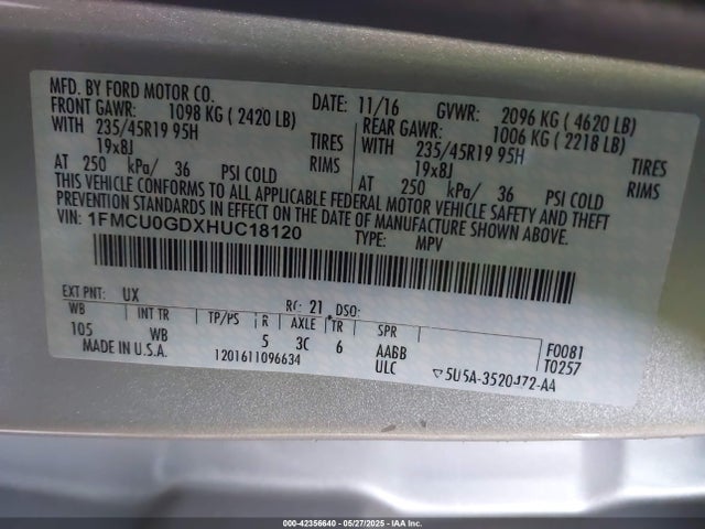 1FMCU0GDXHUC18120 Ford ESCAPE SE