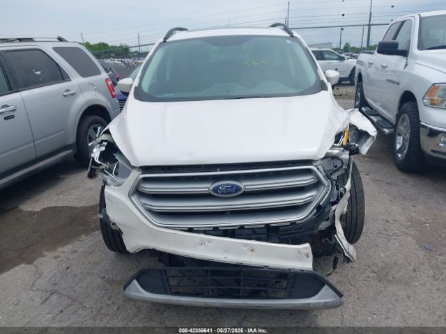 1FMCU9G99HUE31303 Ford ESCAPE SE
