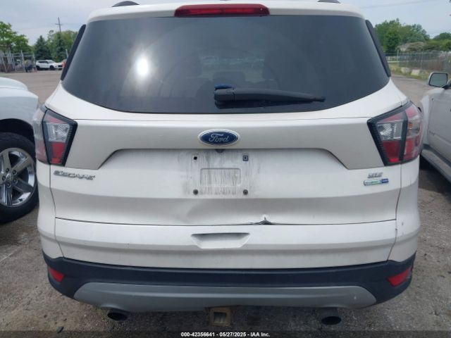 1FMCU9G99HUE31303 Ford ESCAPE SE