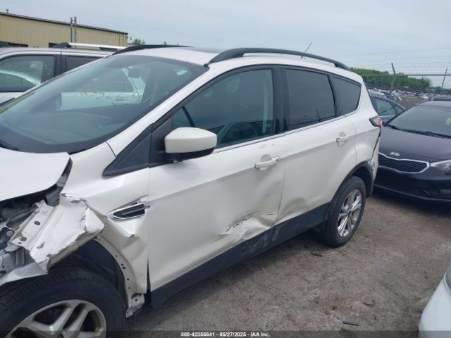 1FMCU9G99HUE31303 Ford ESCAPE SE