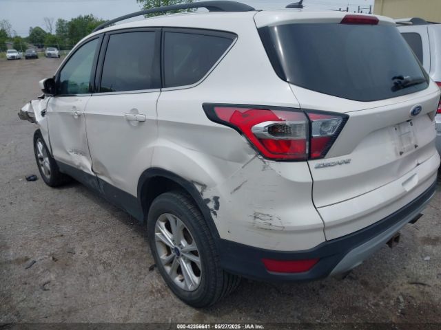 1FMCU9G99HUE31303 Ford ESCAPE SE