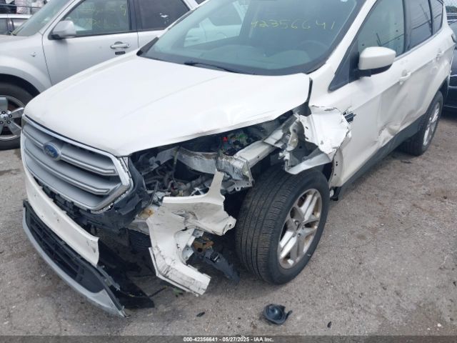 1FMCU9G99HUE31303 Ford ESCAPE SE
