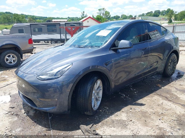 2023 TESLA MODEL Y 7SAYGDEE6PF892439 Photo 1