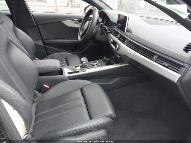 2017 AUDI A4 WAUENAF42HN017238 Photo 4