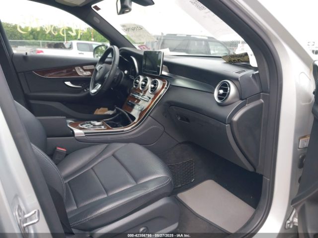 2019 MERCEDES-BENZ GLC 300 WDC0G4KB7KF626348 Photo 4
