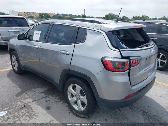 Jeep Compass 2019 3C4NJCBB1KT782429 Image 3