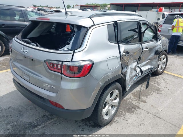 Jeep Compass 2019 3C4NJCBB1KT782429 Image 4