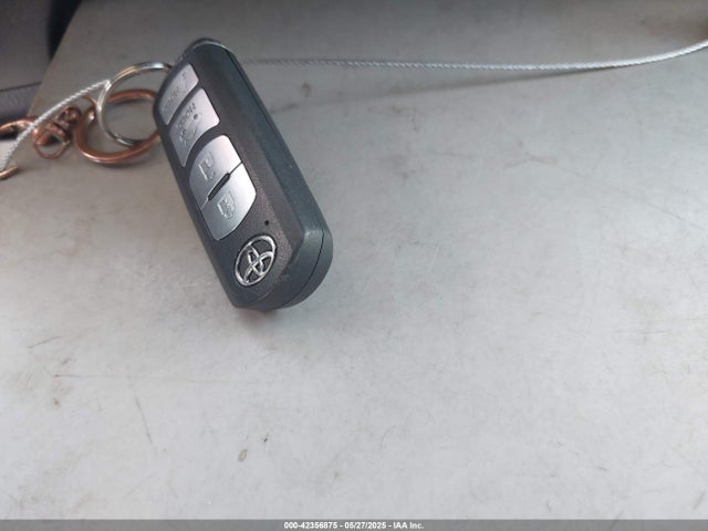 3MYDLBYV4JY314859 Toyota p5v