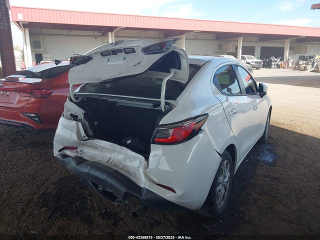 3MYDLBYV4JY314859 Toyota p5v