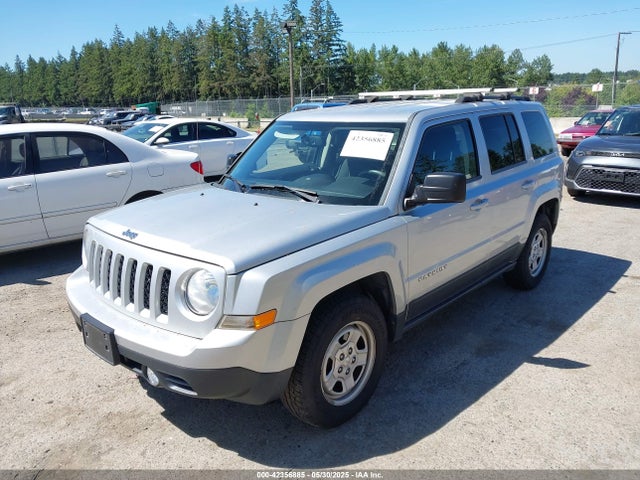 Jeep 2014 2014 1C4NJPBAXED550632 Image 2