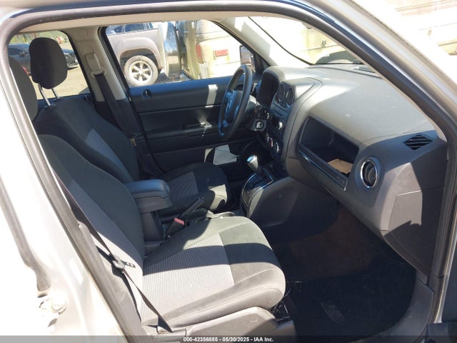 Jeep 2014 2014 1C4NJPBAXED550632 Image 5