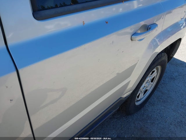 Jeep 2014 2014 1C4NJPBAXED550632 Image 6