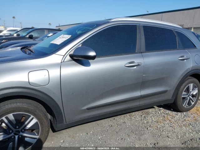 KNDCM3LD1N5546107 KIA Niro Plug-in Hybrid Lxs