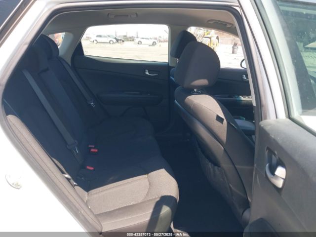 5XXGT4L30HG136559 KIA Optima Lx