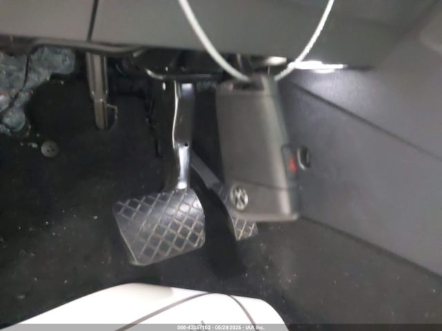 2022 VOLKSWAGEN TIGUAN 3VV3B7AX3NM169835 Photo 10