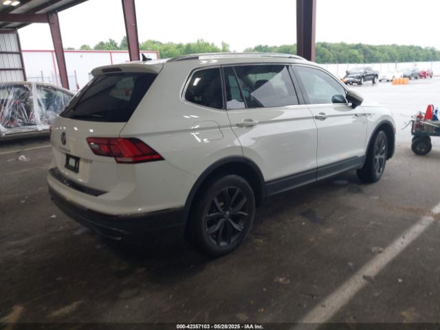 2022 VOLKSWAGEN TIGUAN 3VV3B7AX3NM169835 Photo 3