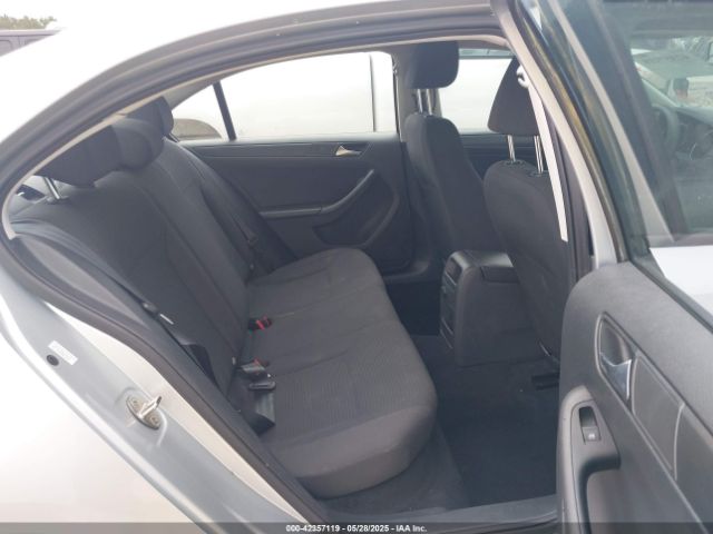 3VW2K7AJ8FM321273 Volkswagen Jetta 2.0l S