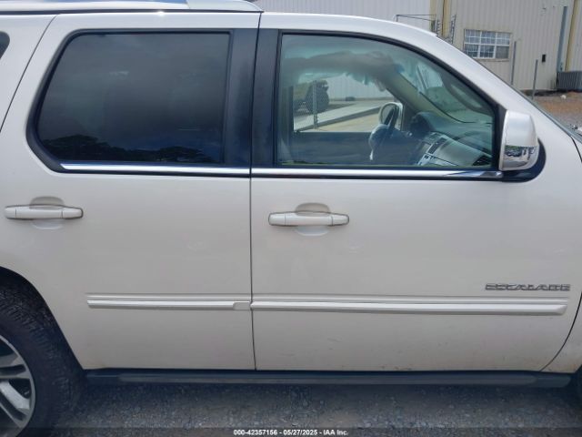 1GYS3CEF4ER116958 Cadillac Escalade Premium