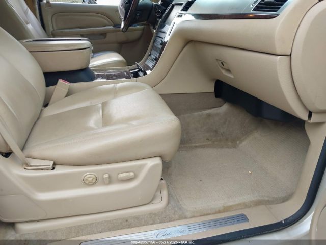 1GYS3CEF4ER116958 Cadillac Escalade Premium