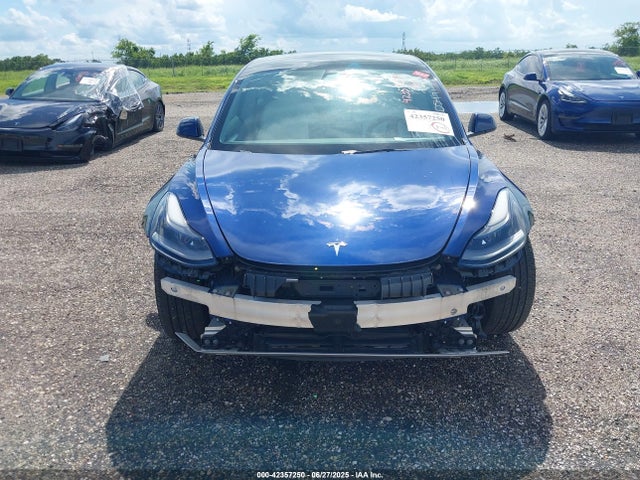 5YJ3E1EB1NF251505 Tesla 2022