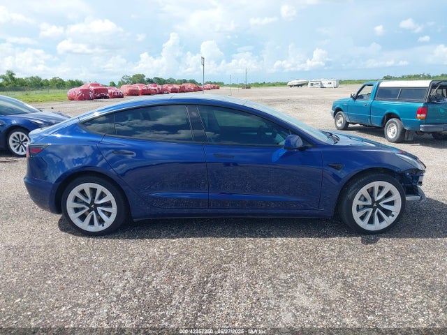 5YJ3E1EB1NF251505 Tesla 2022