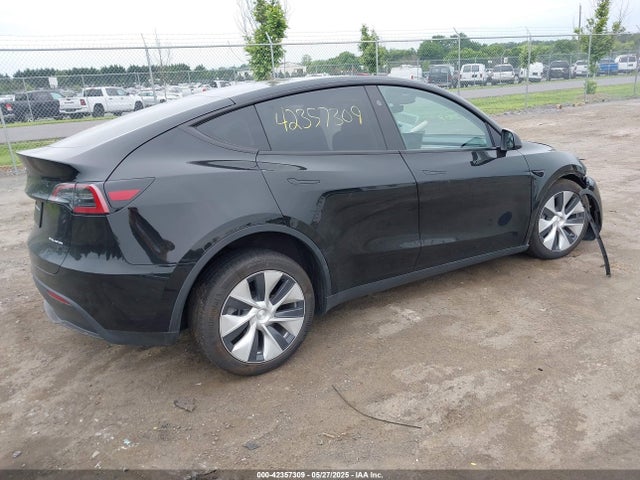 2023 TESLA MODEL Y 7SAYGDEE7PF874595 Photo 3